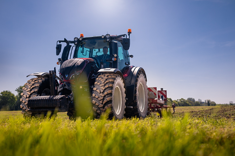 Nokian+Ground+King_Cow+farm+(2)
