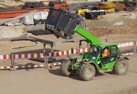 Prevent damage to agricultural and earth-moving tyres