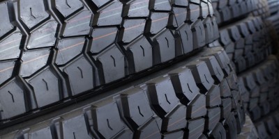 Prevent damage to truck tyres: Drive smarter and reduce tyre-related costs