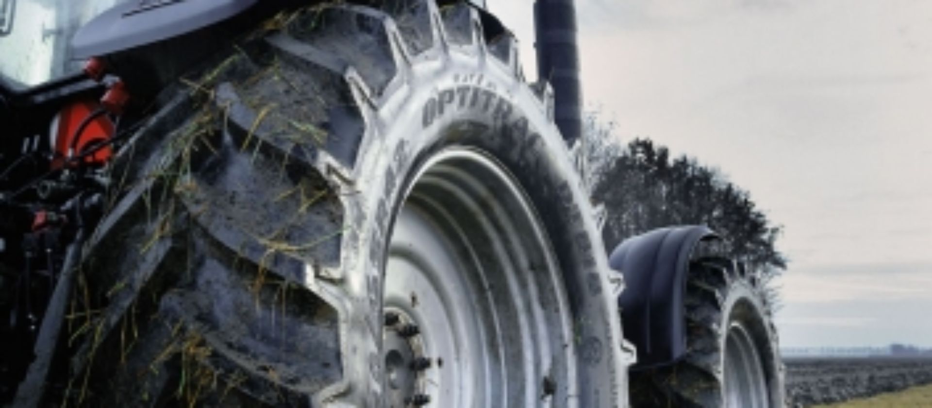 Fitting agricultural tyres