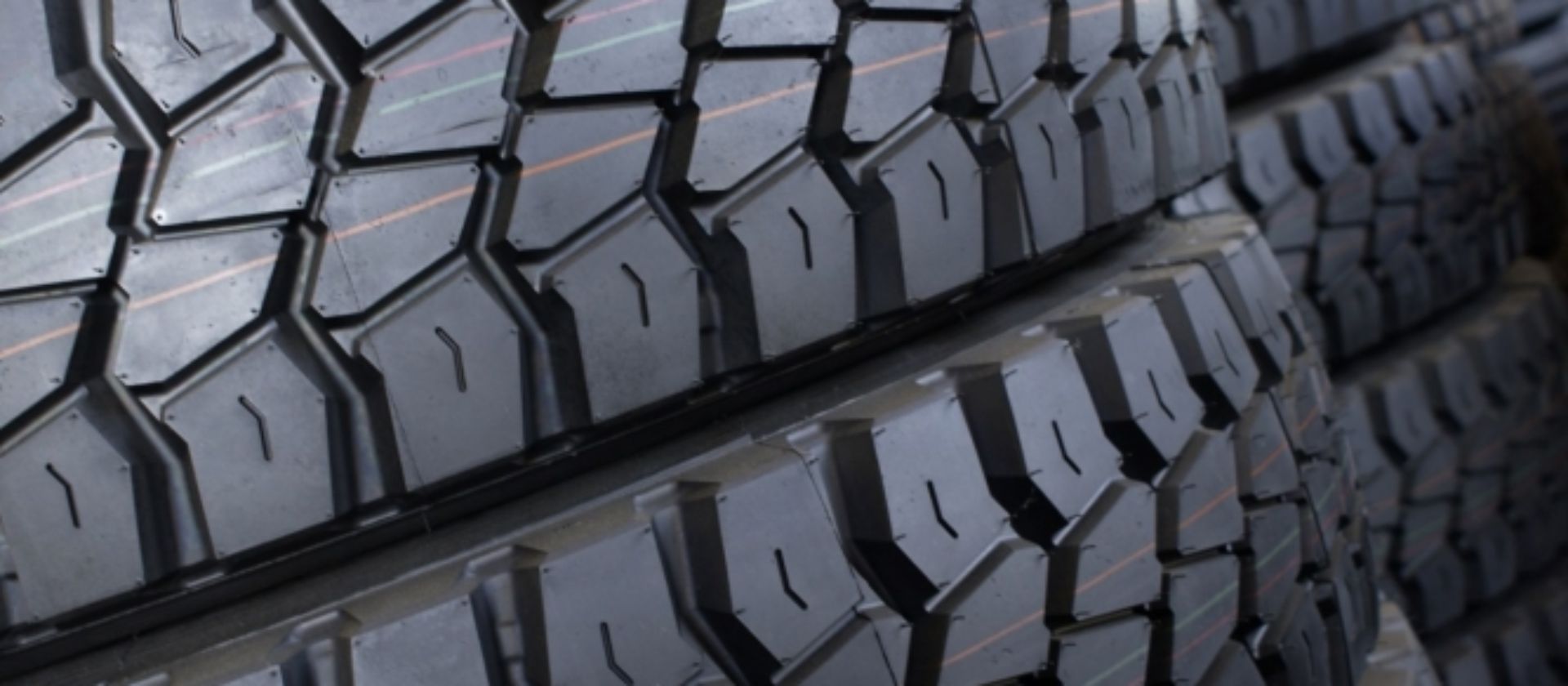 Prevent damage to truck tyres: Drive smarter and reduce tyre-related costs
